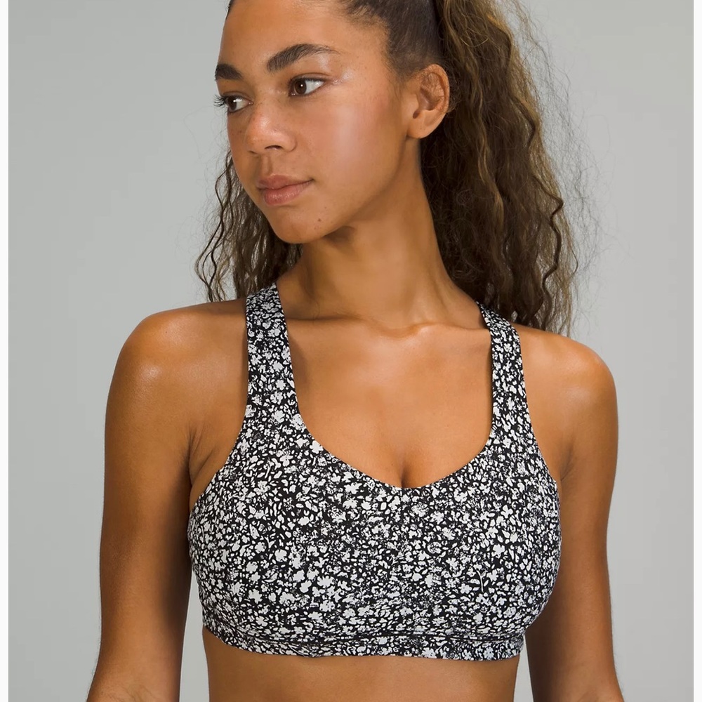 Lululemon Free to Be Serena Bra Light Support C/D Cup